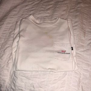 Vineyard vines t shirt